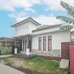 Oyo 93400 Pondok Tawing Rumbih