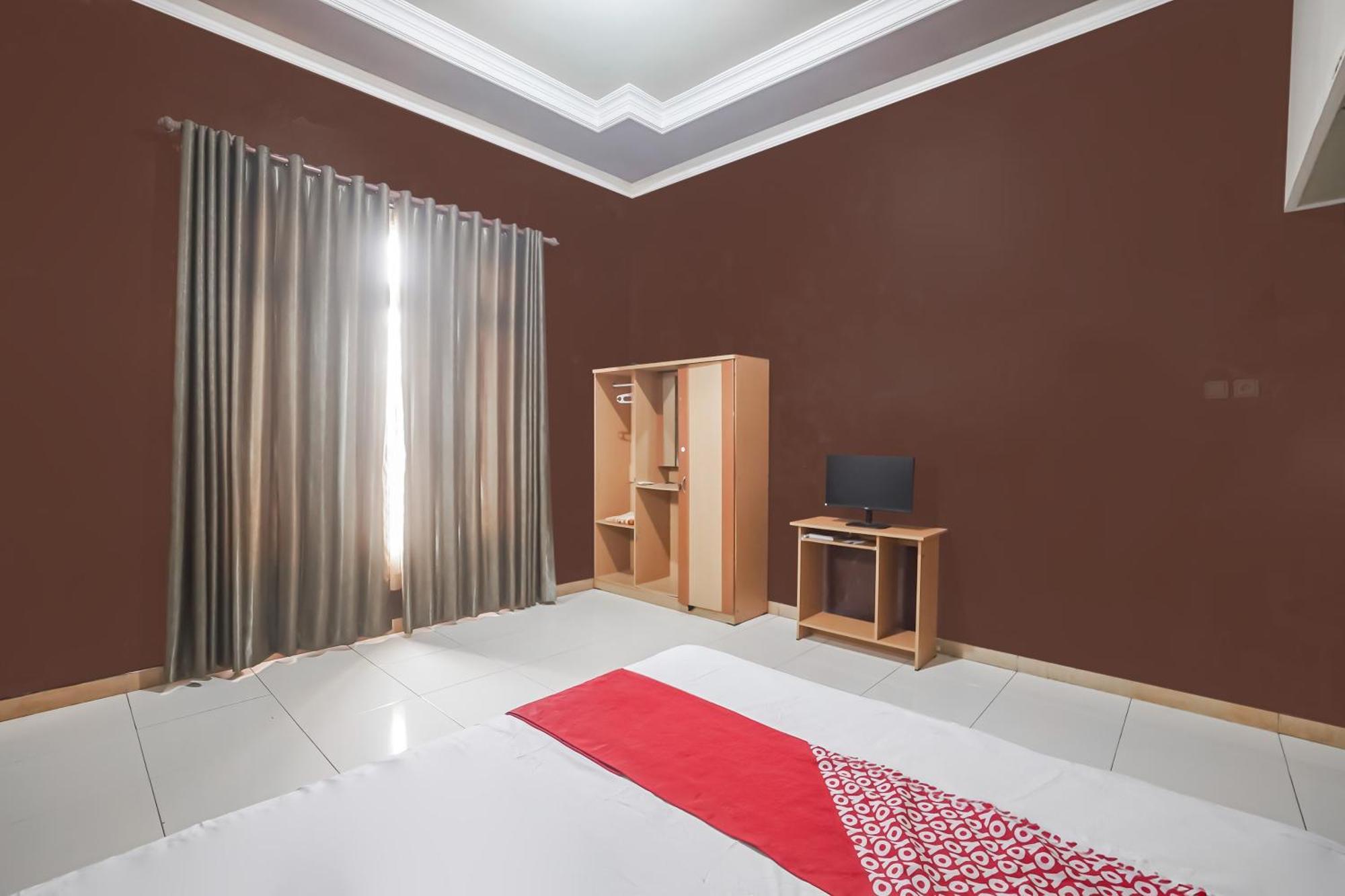 Oyo 93400 Tawing Rumbih Hotel 2*