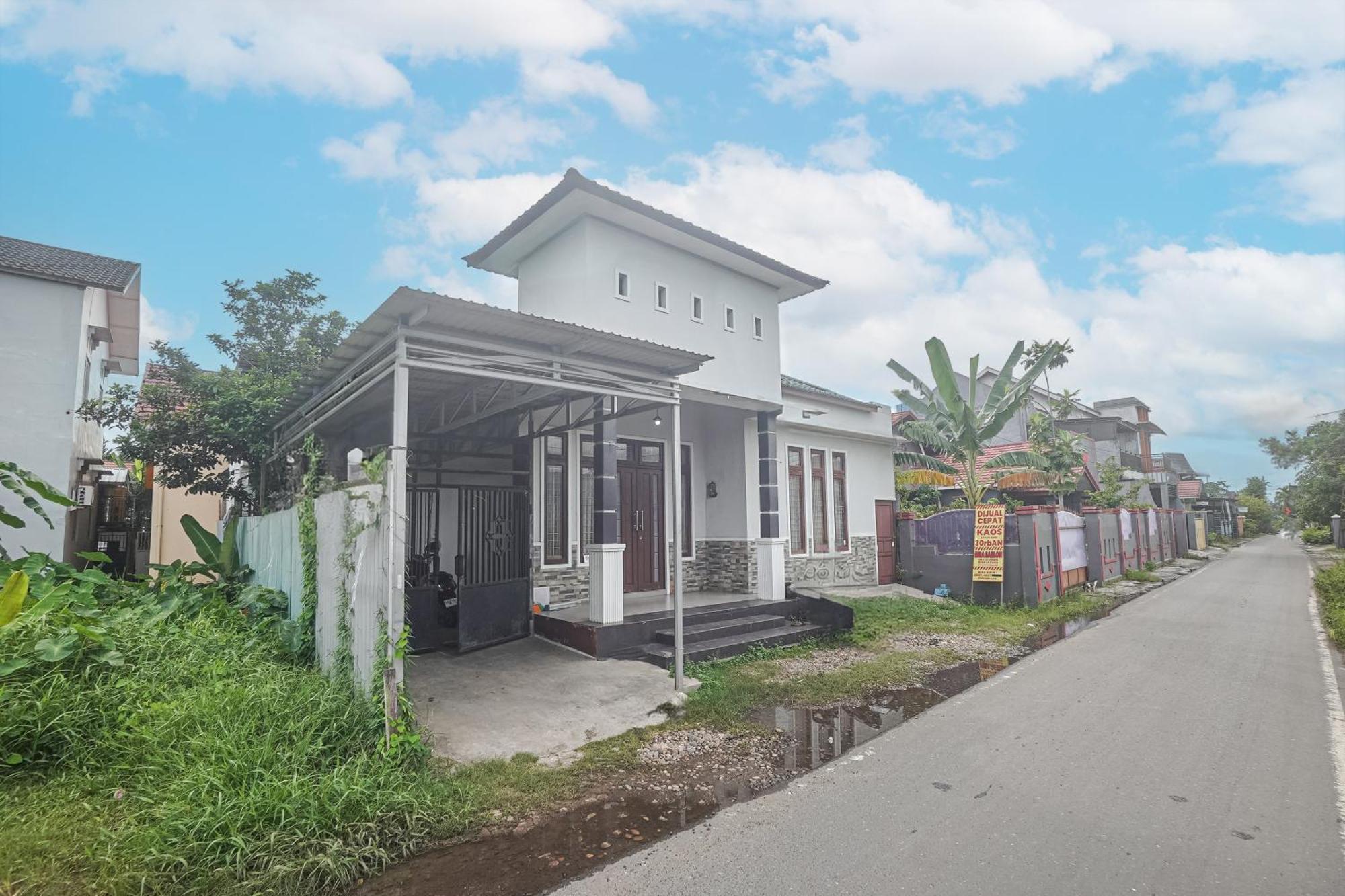 Oyo 93400 Tawing Rumbih Banjarmasin (South Kalimantan)